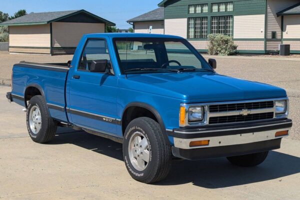 1991 Chevrolet S-10 4x4 - Image 7