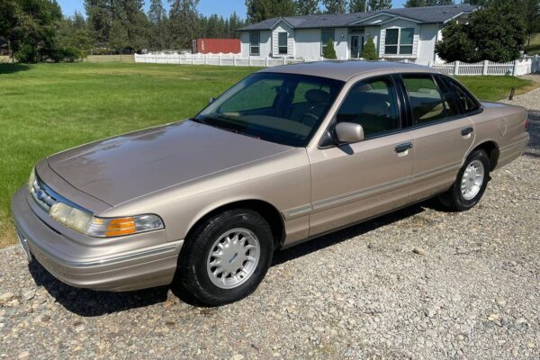 1997 Ford Crown Victoria