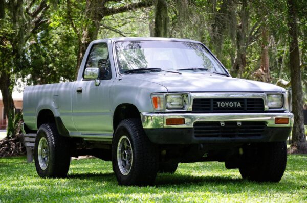 1991 Toyota Pickup Deluxe