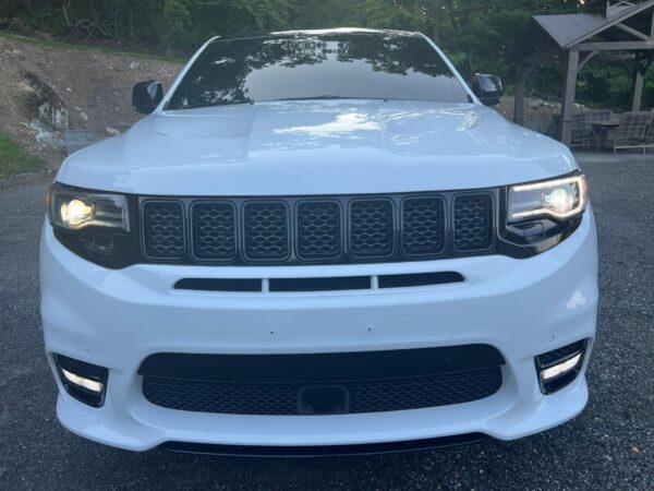 2017 Jeep Grand Cherokee SRT - Image 10