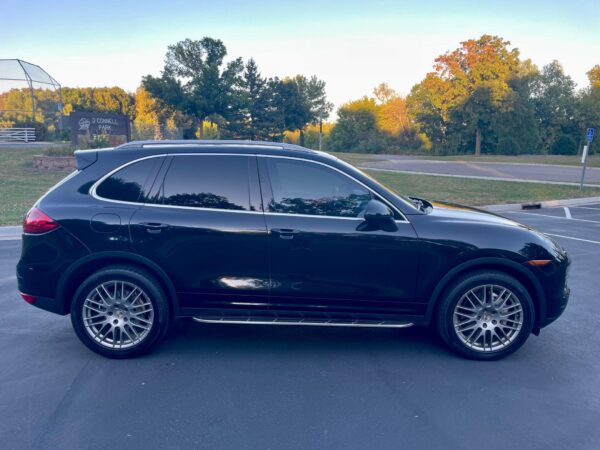 2011 Porsche Cayenne S - Image 17