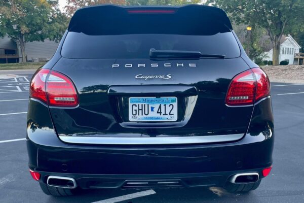 2011 Porsche Cayenne S - Image 10