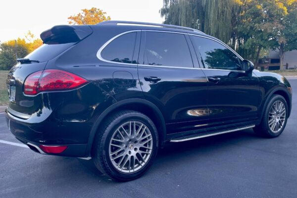2011 Porsche Cayenne S - Image 2