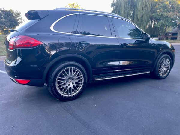2011 Porsche Cayenne S - Image 3