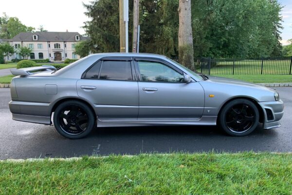 1998 Nissan Skyline 25GT-X Sedan - Image 6