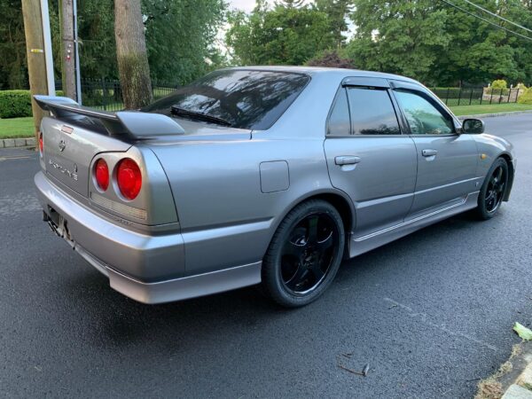1998 Nissan Skyline 25GT-X Sedan - Image 2