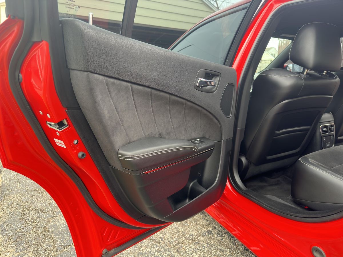 2017 Dodge Charger SRT Hellcat - Image 29