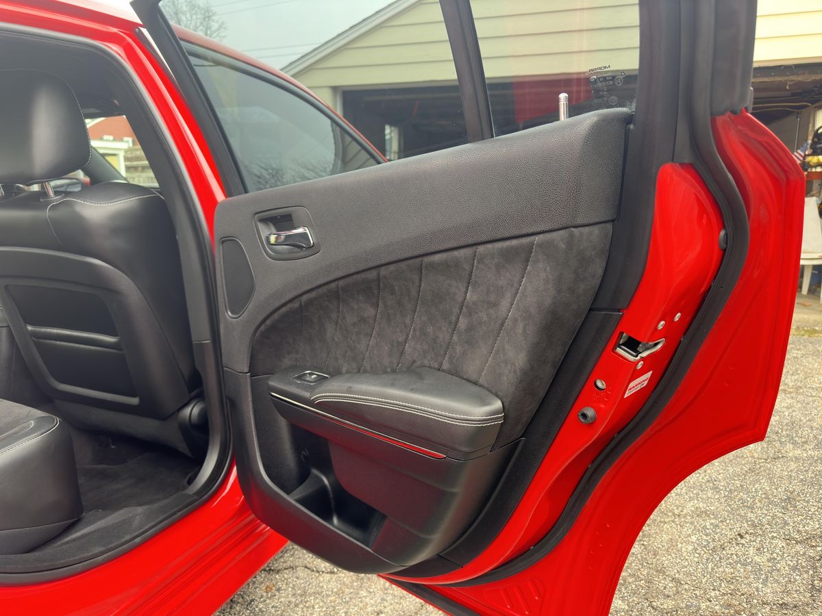 2017 Dodge Charger SRT Hellcat - Image 30